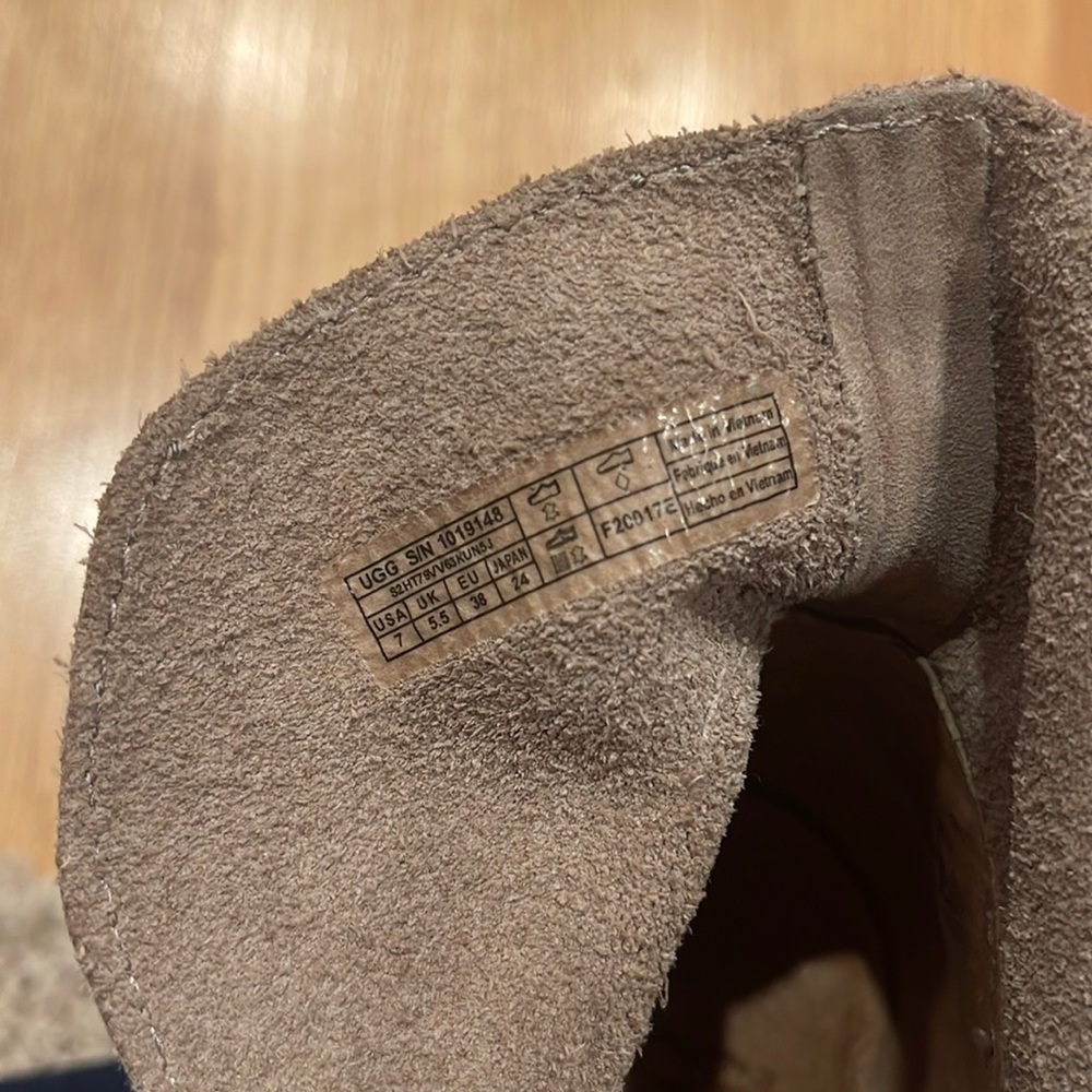 Ugg elora boots - Picture 14 of 14